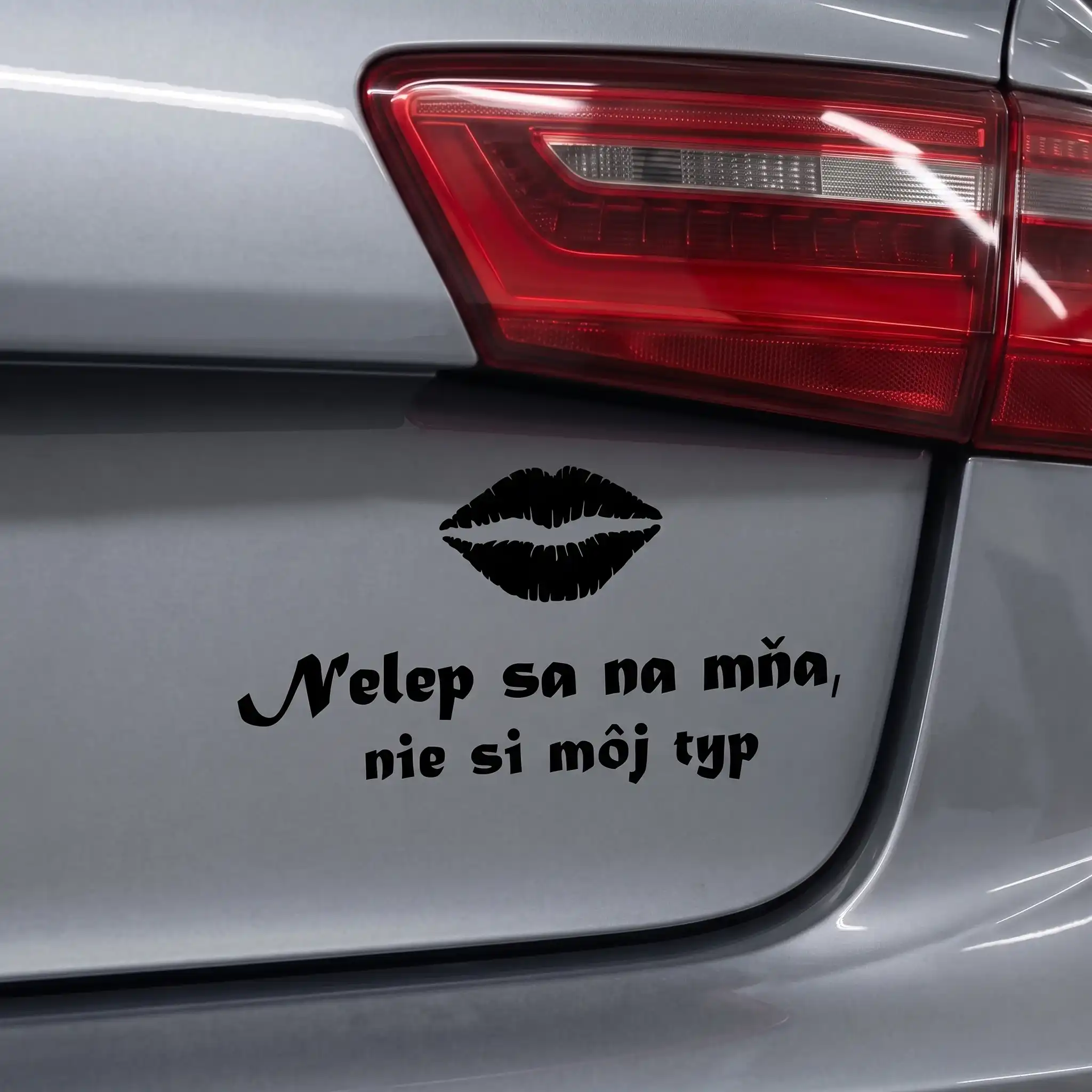Nelep sa na mňa